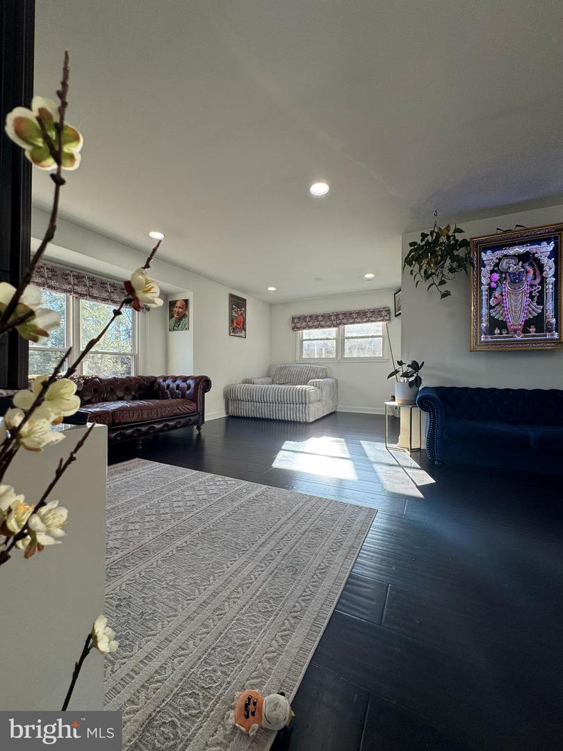 131 CASMAR ST SE, VIENNA, Virginia 22180, 5 Bedrooms Bedrooms, ,3 BathroomsBathrooms,Residential,For sale,131 CASMAR ST SE,VAFX2280160 MLS # VAFX2280160