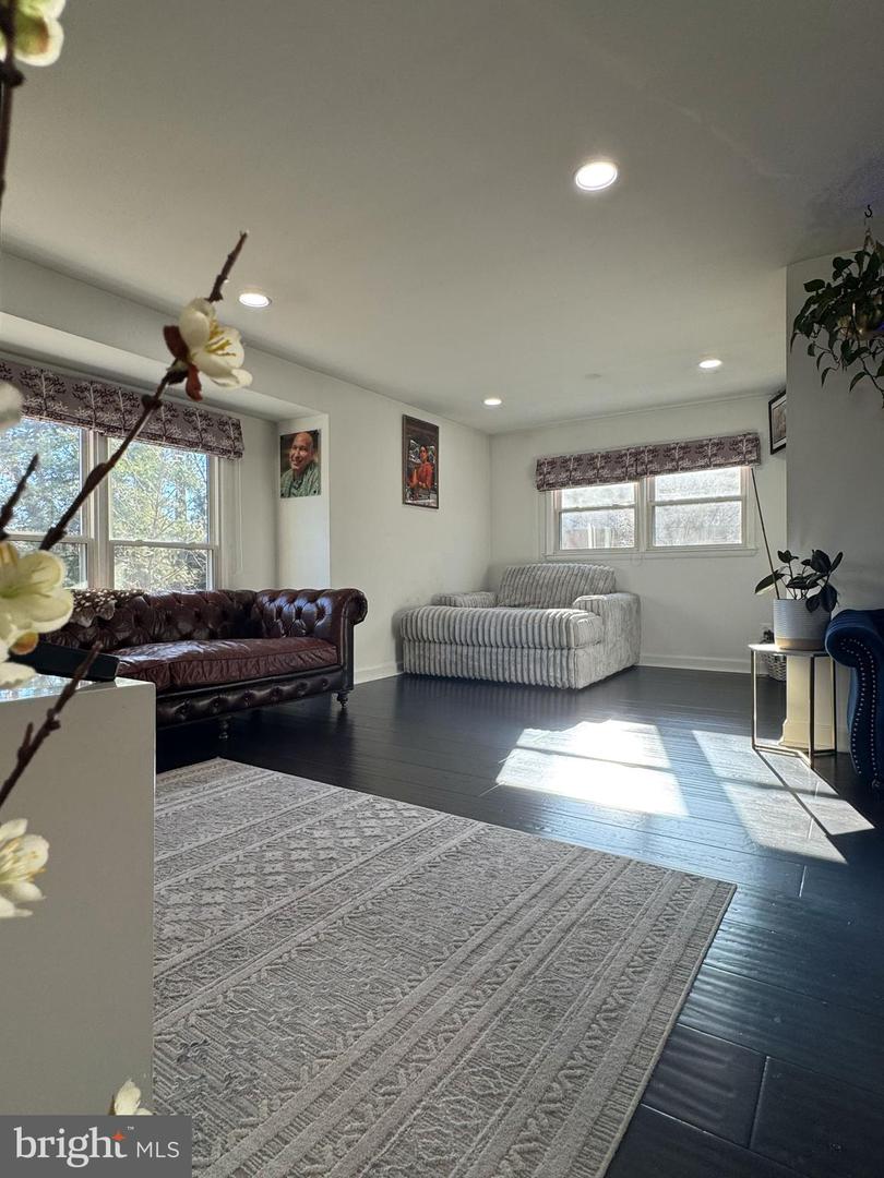 131 CASMAR ST SE, VIENNA, Virginia 22180, 5 Bedrooms Bedrooms, ,3 BathroomsBathrooms,Residential,For sale,131 CASMAR ST SE,VAFX2280160 MLS # VAFX2280160