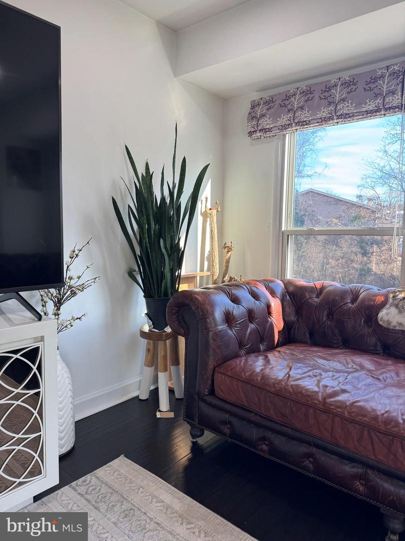 131 CASMAR ST SE, VIENNA, Virginia 22180, 5 Bedrooms Bedrooms, ,3 BathroomsBathrooms,Residential,For sale,131 CASMAR ST SE,VAFX2280160 MLS # VAFX2280160