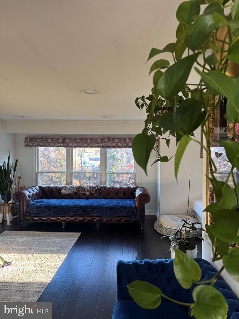 131 CASMAR ST SE, VIENNA, Virginia 22180, 5 Bedrooms Bedrooms, ,3 BathroomsBathrooms,Residential,For sale,131 CASMAR ST SE,VAFX2280160 MLS # VAFX2280160