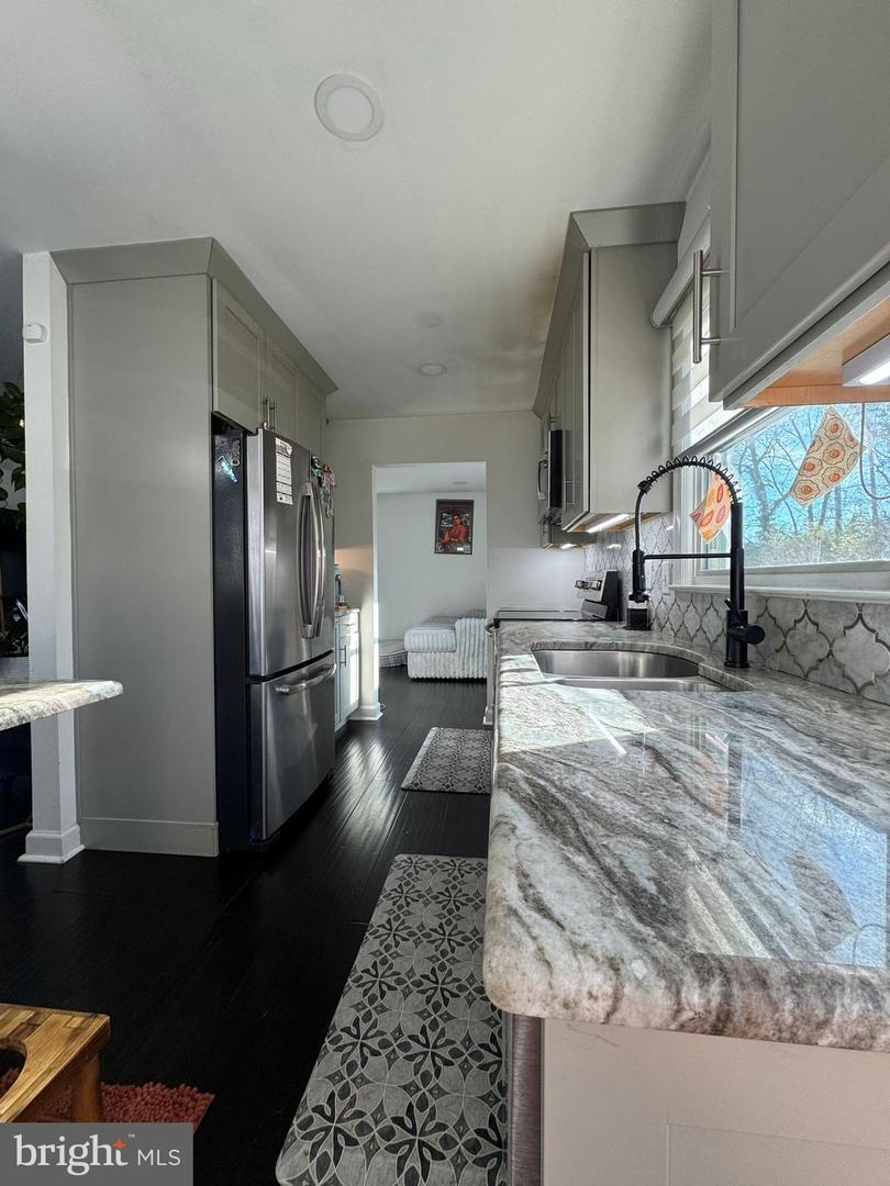 131 CASMAR ST SE, VIENNA, Virginia 22180, 5 Bedrooms Bedrooms, ,3 BathroomsBathrooms,Residential,For sale,131 CASMAR ST SE,VAFX2280160 MLS # VAFX2280160