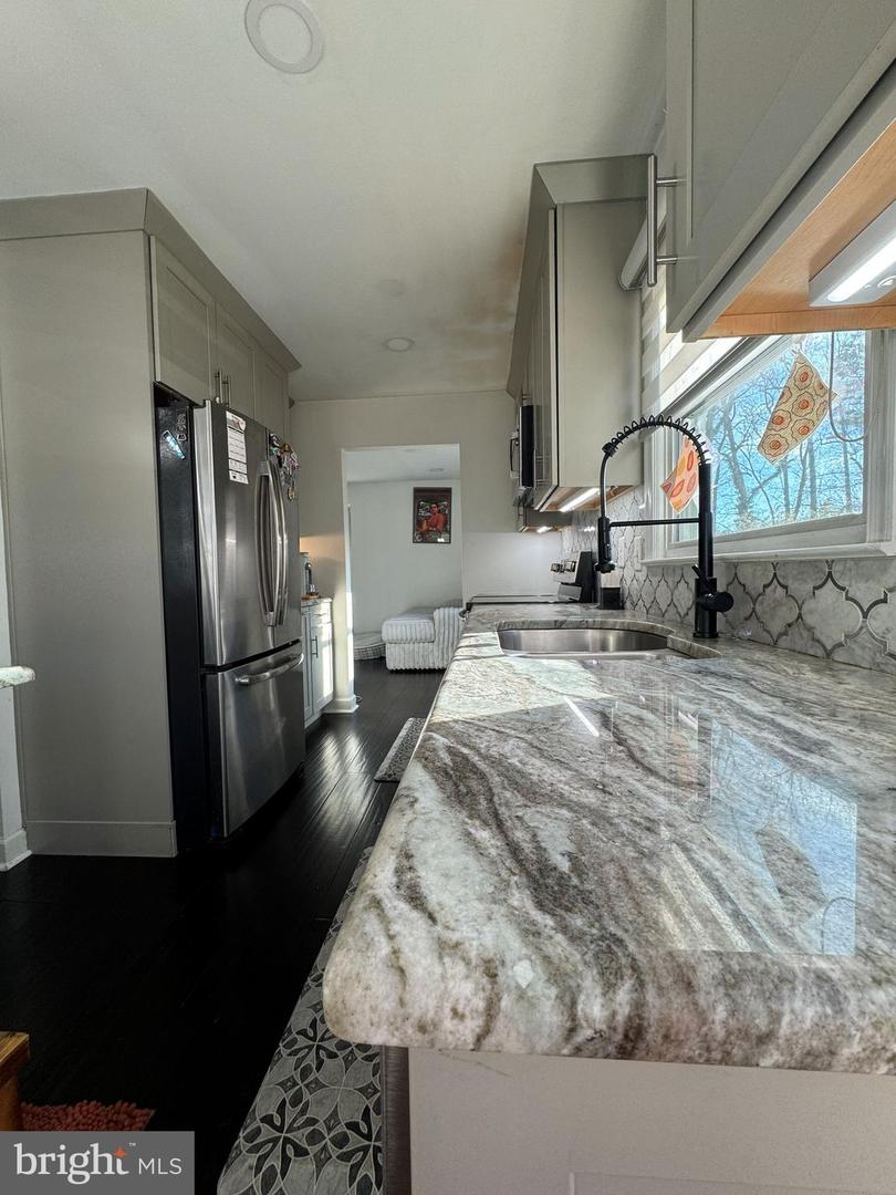 131 CASMAR ST SE, VIENNA, Virginia 22180, 5 Bedrooms Bedrooms, ,3 BathroomsBathrooms,Residential,For sale,131 CASMAR ST SE,VAFX2280160 MLS # VAFX2280160