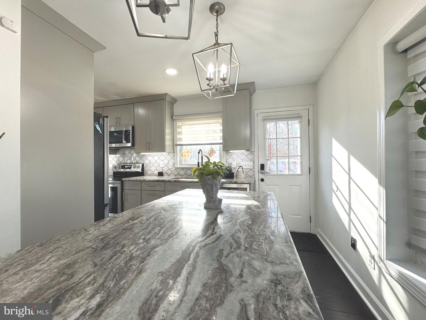 131 CASMAR ST SE, VIENNA, Virginia 22180, 5 Bedrooms Bedrooms, ,3 BathroomsBathrooms,Residential,For sale,131 CASMAR ST SE,VAFX2280160 MLS # VAFX2280160