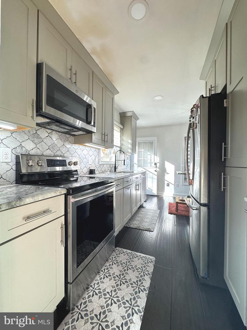 131 CASMAR ST SE, VIENNA, Virginia 22180, 5 Bedrooms Bedrooms, ,3 BathroomsBathrooms,Residential,For sale,131 CASMAR ST SE,VAFX2280160 MLS # VAFX2280160