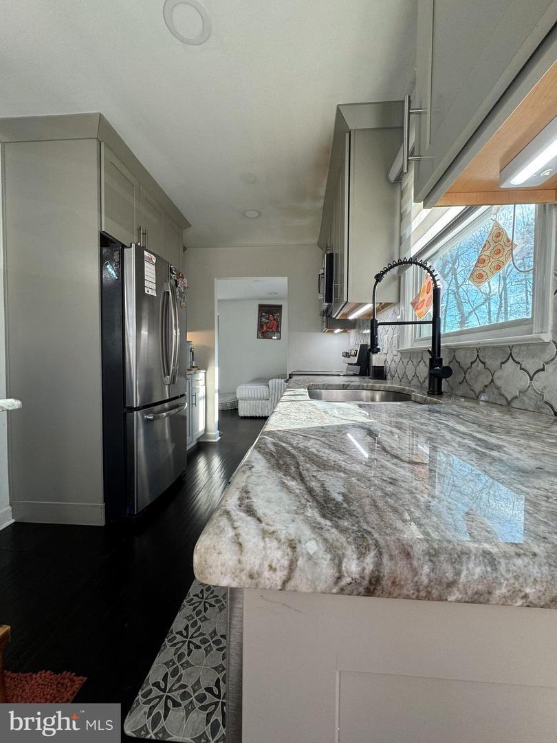 131 CASMAR ST SE, VIENNA, Virginia 22180, 5 Bedrooms Bedrooms, ,3 BathroomsBathrooms,Residential,For sale,131 CASMAR ST SE,VAFX2280160 MLS # VAFX2280160