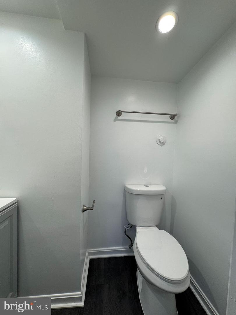 131 CASMAR ST SE, VIENNA, Virginia 22180, 5 Bedrooms Bedrooms, ,3 BathroomsBathrooms,Residential,For sale,131 CASMAR ST SE,VAFX2280160 MLS # VAFX2280160