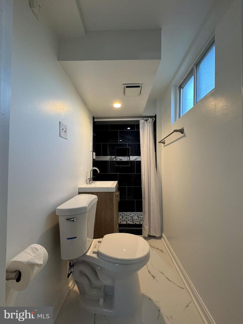 131 CASMAR ST SE, VIENNA, Virginia 22180, 5 Bedrooms Bedrooms, ,3 BathroomsBathrooms,Residential,For sale,131 CASMAR ST SE,VAFX2280160 MLS # VAFX2280160