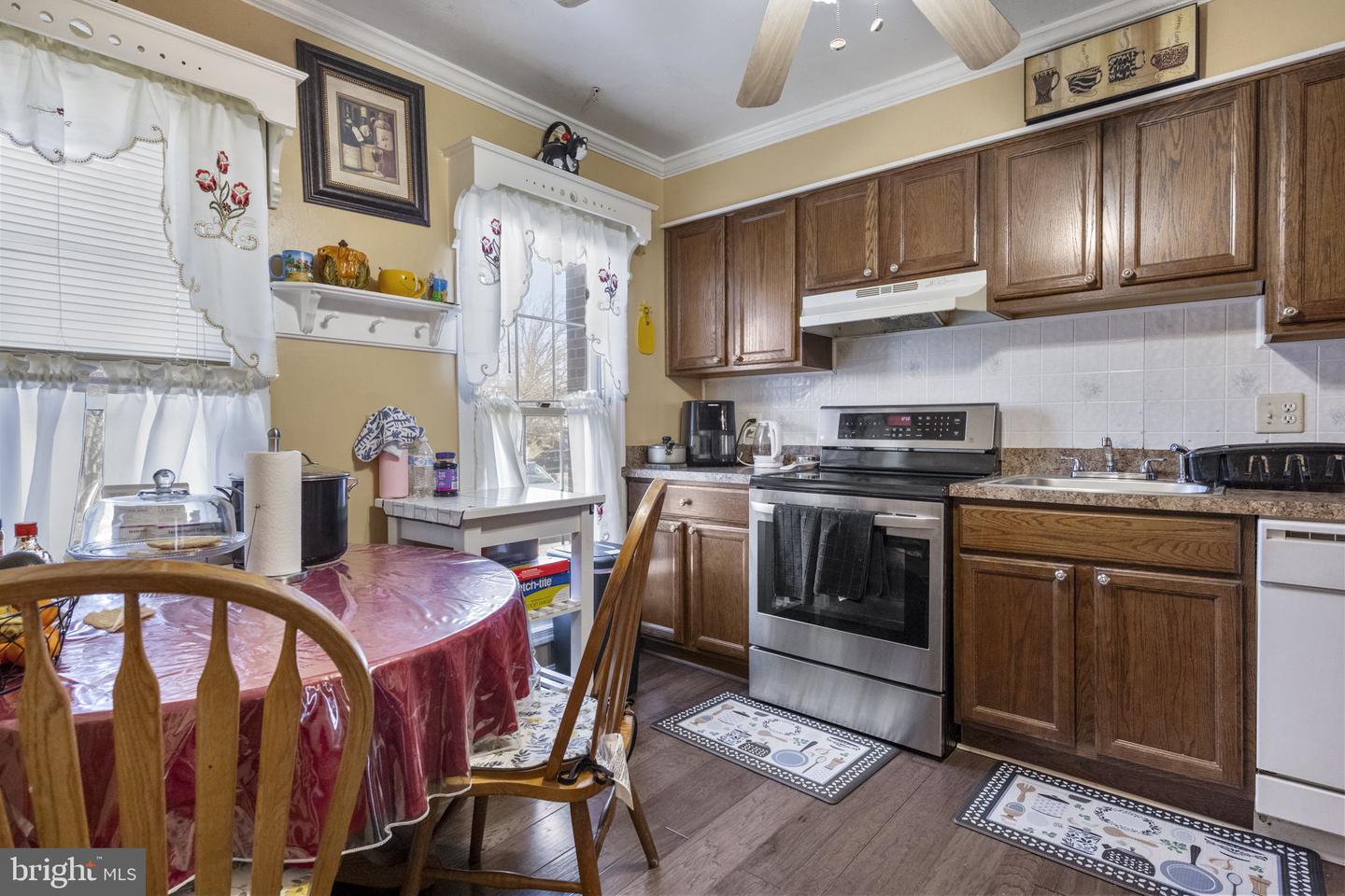 8527 STONEWALL RD, MANASSAS, Virginia 20110, 4 Bedrooms Bedrooms, ,2 BathroomsBathrooms,Residential,For sale,8527 STONEWALL RD,VAMN2009776 MLS # VAMN2009776