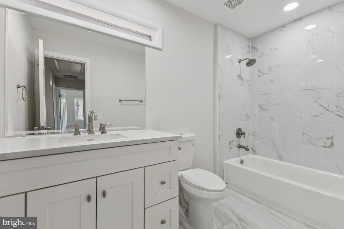 11931 BARREL COOPER CT, RESTON, Virginia 20191, 3 Bedrooms Bedrooms, ,2 BathroomsBathrooms,Residential,For sale,11931 BARREL COOPER CT,VAFX2282436 MLS # VAFX2282436