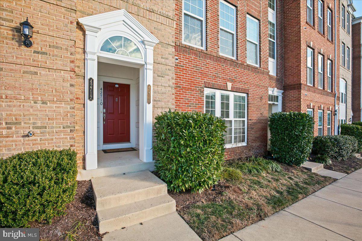 42710 TELFORD TER, ASHBURN, Virginia 20147, 3 Bedrooms Bedrooms, ,2 BathroomsBathrooms,Residential,For sale,42710 TELFORD TER,VALO2112582 MLS # VALO2112582