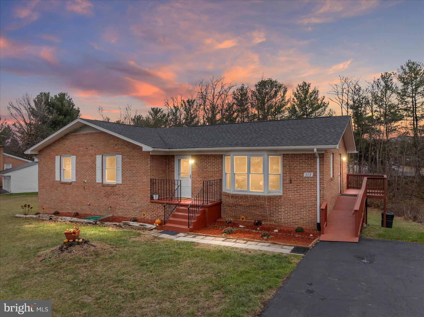 113 WILLIAMSON RD, WINCHESTER, Virginia 22602, 3 Bedrooms Bedrooms, ,2 BathroomsBathrooms,Residential,For sale,113 WILLIAMSON RD,VAFV2038542 MLS # VAFV2038542