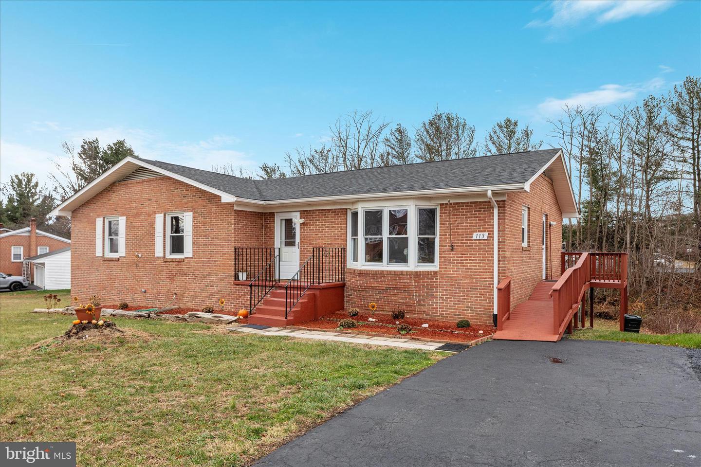 113 WILLIAMSON RD, WINCHESTER, Virginia 22602, 3 Bedrooms Bedrooms, ,2 BathroomsBathrooms,Residential,For sale,113 WILLIAMSON RD,VAFV2038542 MLS # VAFV2038542