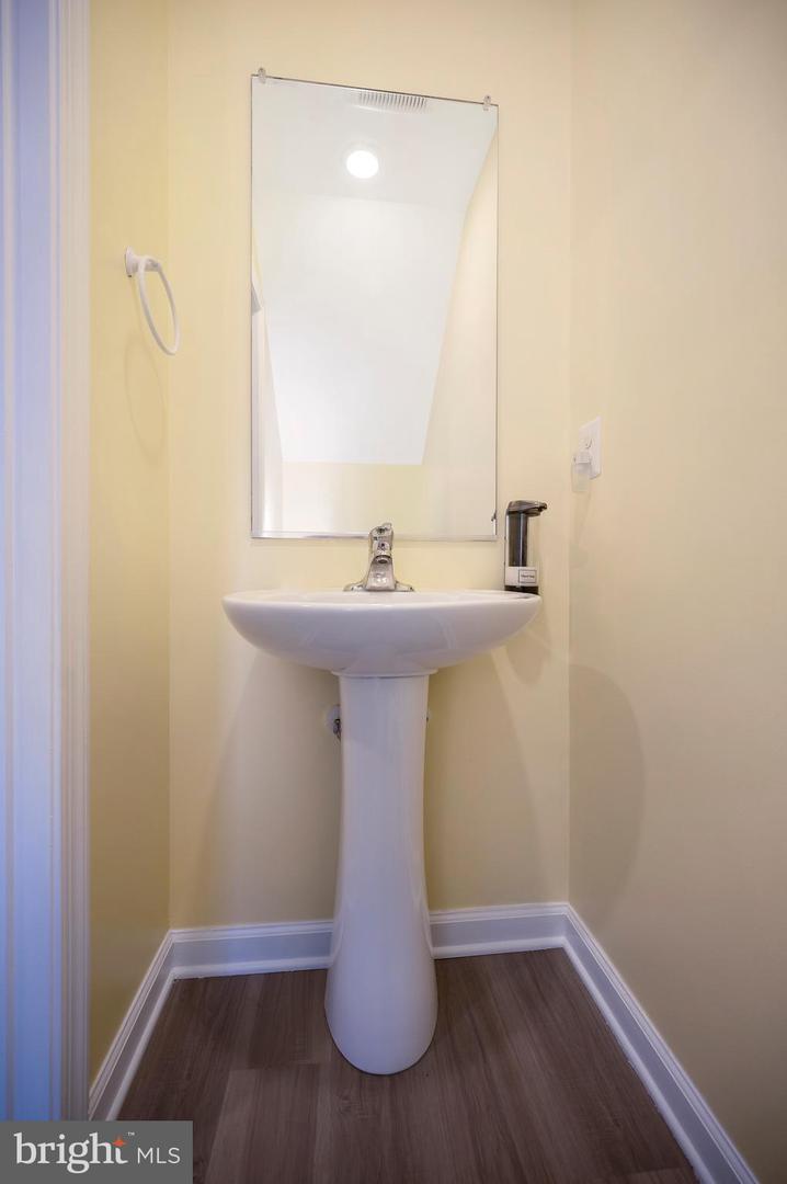 17086 ROLLINS ROAD, BOWLING GREEN, Virginia 22427, 3 Bedrooms Bedrooms, 10 Rooms Rooms,2 BathroomsBathrooms,Residential,For sale,17086 ROLLINS ROAD,VACV2009270 MLS # VACV2009270