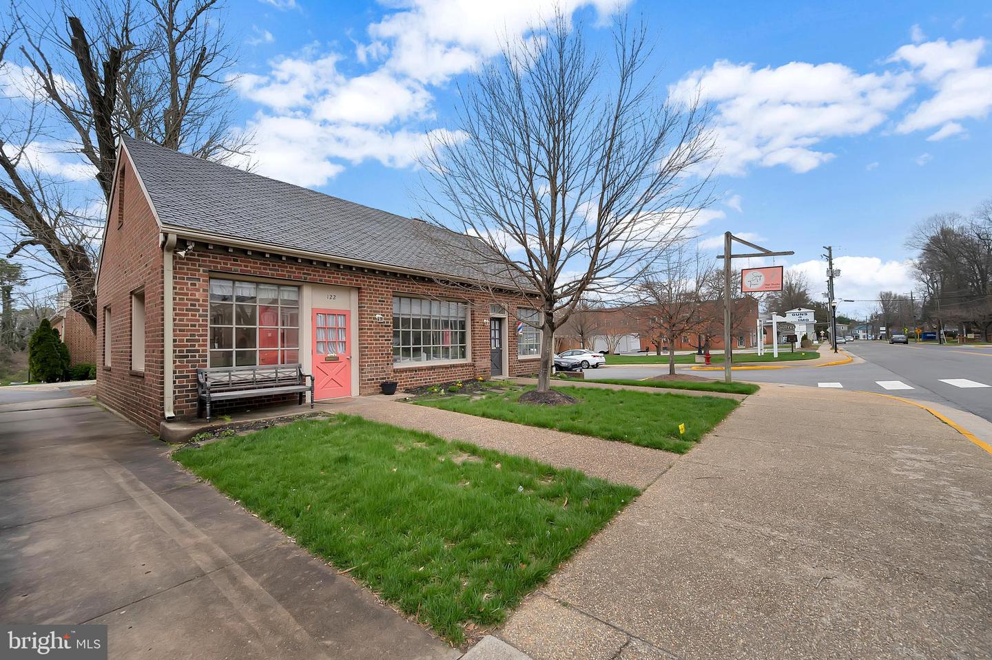 17086 ROLLINS ROAD, BOWLING GREEN, Virginia 22427, 3 Bedrooms Bedrooms, 10 Rooms Rooms,2 BathroomsBathrooms,Residential,For sale,17086 ROLLINS ROAD,VACV2009270 MLS # VACV2009270