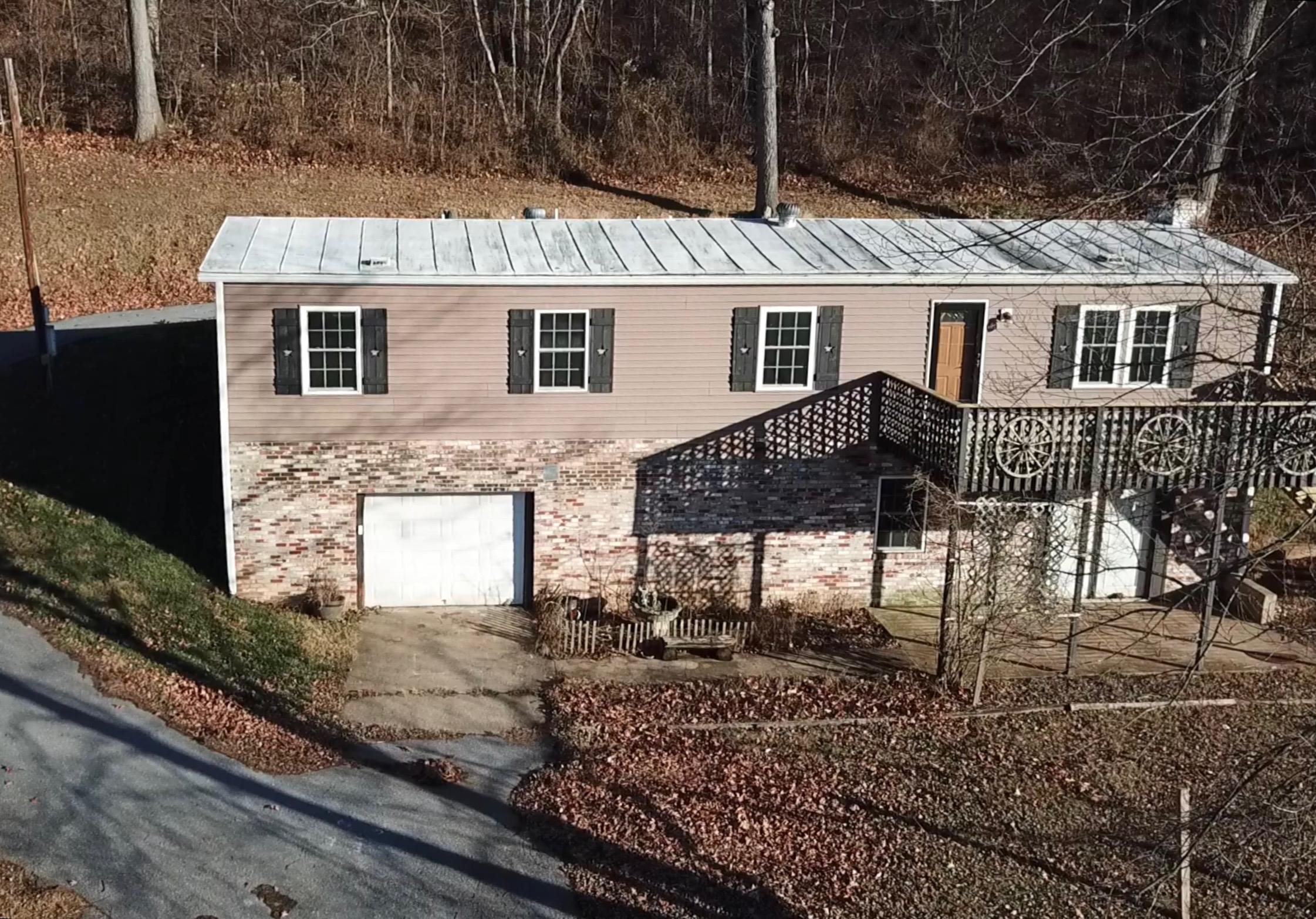 3632 BUFFALO DR, ROCKINGHAM, Virginia 22802, 3 Bedrooms Bedrooms, ,2 BathroomsBathrooms,Residential,3632 BUFFALO DR,671966 MLS # 671966 3632 BUFFALO DR, ROCKINGHAM, Virginia 22802, 3 Bedrooms Bedrooms, ,2 BathroomsBathrooms,Residential,3632 BUFFALO DR,671966 MLS # 671966