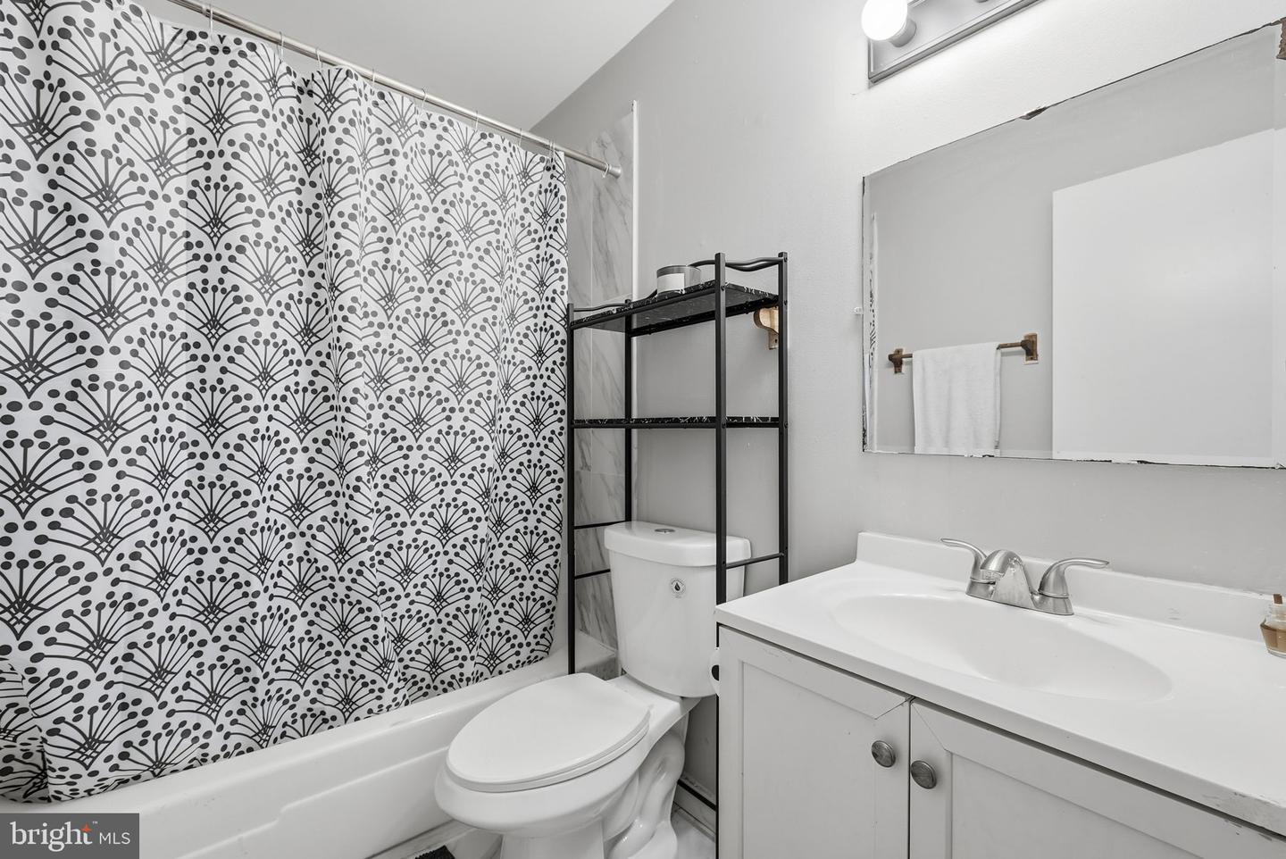 1952 MARINER LN, WOODBRIDGE, Virginia 22192, 3 Bedrooms Bedrooms, 7 Rooms Rooms,3 BathroomsBathrooms,Residential,For sale,1952 MARINER LN,VAPW2106216 MLS # VAPW2106216