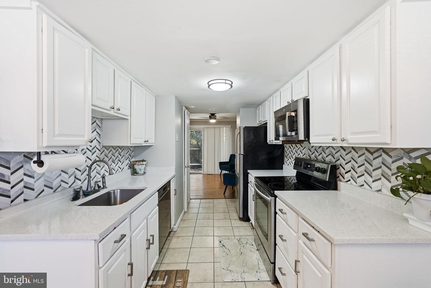 1952 MARINER LN, WOODBRIDGE, Virginia 22192, 3 Bedrooms Bedrooms, 7 Rooms Rooms,3 BathroomsBathrooms,Residential,For sale,1952 MARINER LN,VAPW2106216 MLS # VAPW2106216