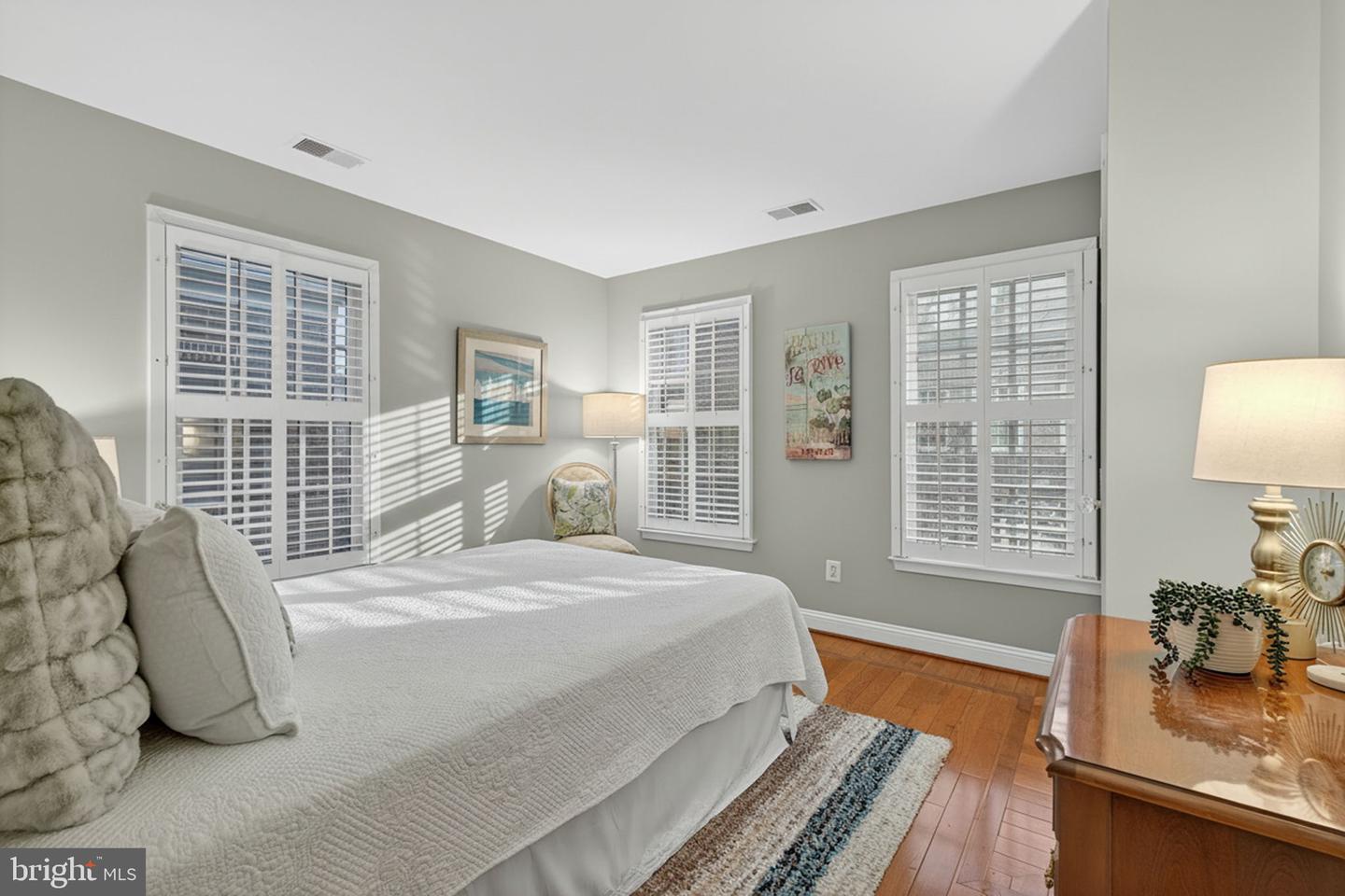 16 WHARF ST, ALEXANDRIA, Virginia 22314, 3 Bedrooms Bedrooms, ,3 BathroomsBathrooms,Residential,For sale,16 WHARF ST,VAAX2051832 MLS # VAAX2051832