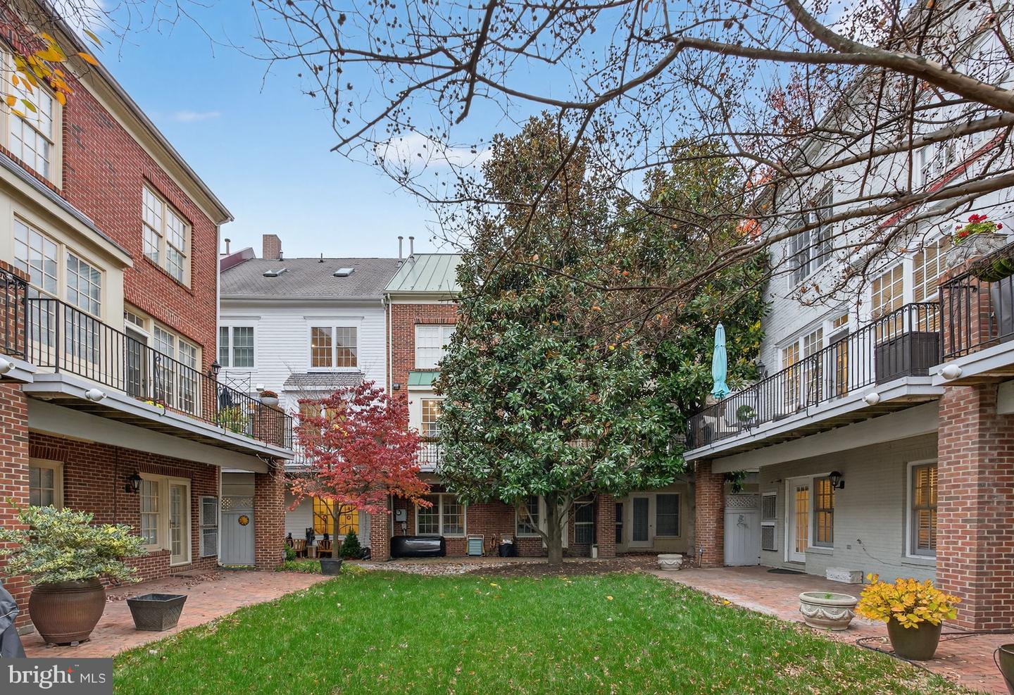 16 WHARF ST, ALEXANDRIA, Virginia 22314, 3 Bedrooms Bedrooms, ,3 BathroomsBathrooms,Residential,For sale,16 WHARF ST,VAAX2051832 MLS # VAAX2051832