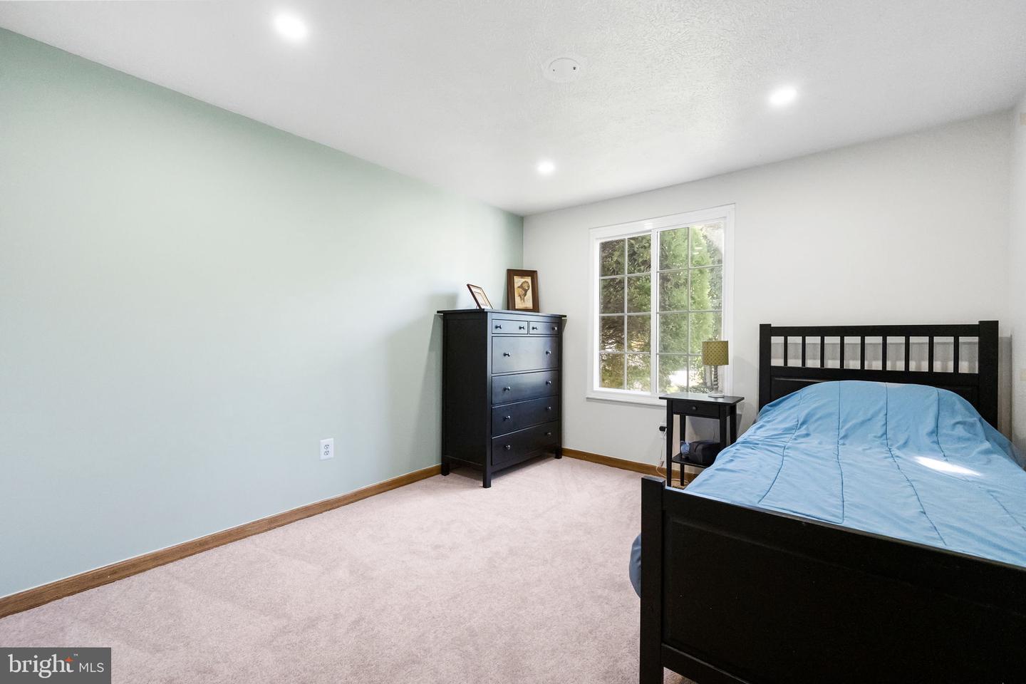 5703 OAK STAKE CT, BURKE, Virginia 22015, 3 Bedrooms Bedrooms, 5 Rooms Rooms,2 BathroomsBathrooms,Residential,For sale,5703 OAK STAKE CT,VAFX2280086 MLS # VAFX2280086