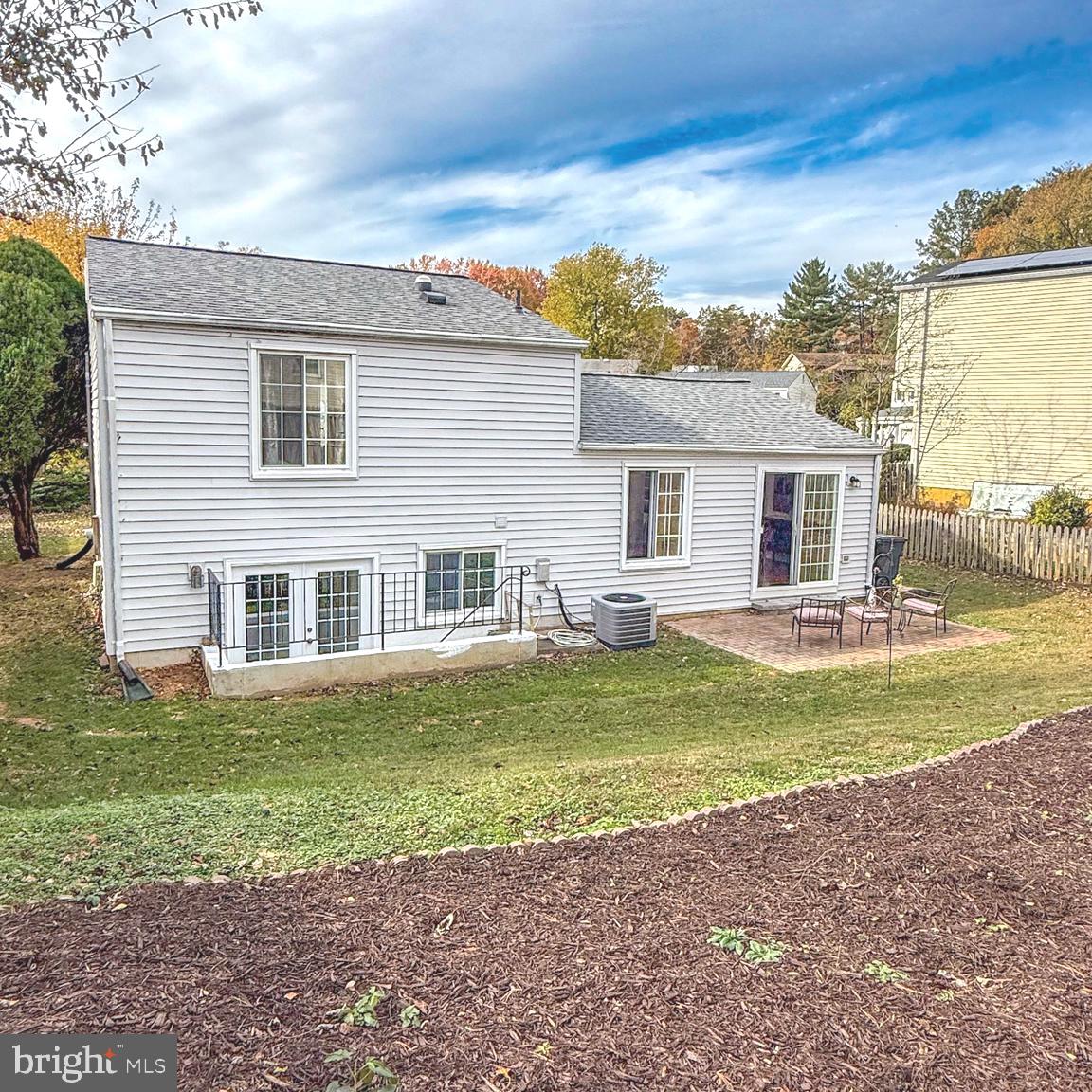 5703 OAK STAKE CT, BURKE, Virginia 22015, 3 Bedrooms Bedrooms, 5 Rooms Rooms,2 BathroomsBathrooms,Residential,For sale,5703 OAK STAKE CT,VAFX2280086 MLS # VAFX2280086