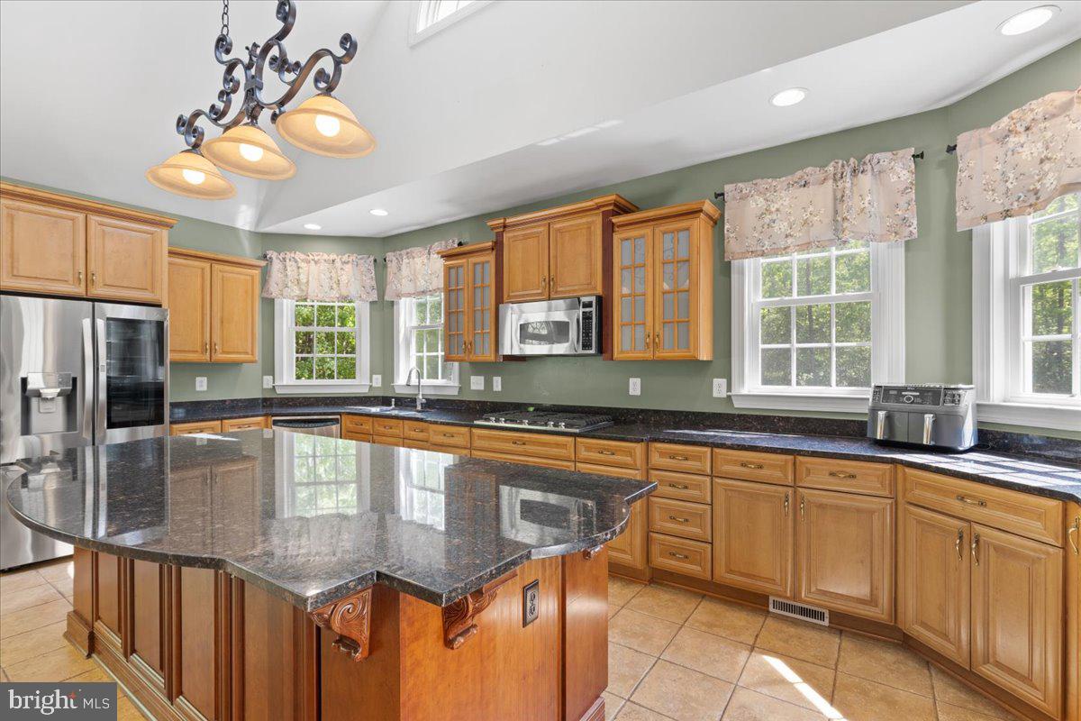 8606 LAROQUE RUN DR, FREDERICKSBURG, Virginia 22407, 5 Bedrooms Bedrooms, ,4 BathroomsBathrooms,Residential,For sale,8606 LAROQUE RUN DR,VASP2032618 MLS # VASP2032618