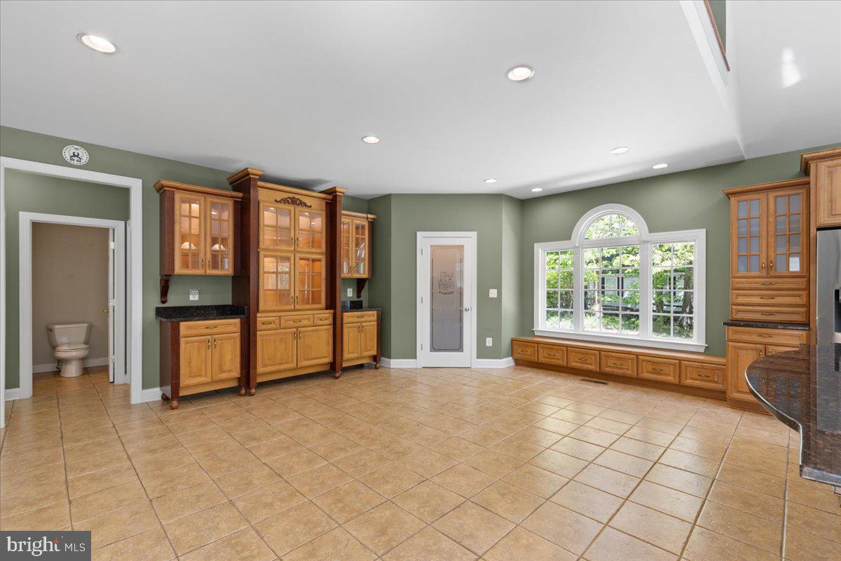 8606 LAROQUE RUN DR, FREDERICKSBURG, Virginia 22407, 5 Bedrooms Bedrooms, ,4 BathroomsBathrooms,Residential,For sale,8606 LAROQUE RUN DR,VASP2032618 MLS # VASP2032618