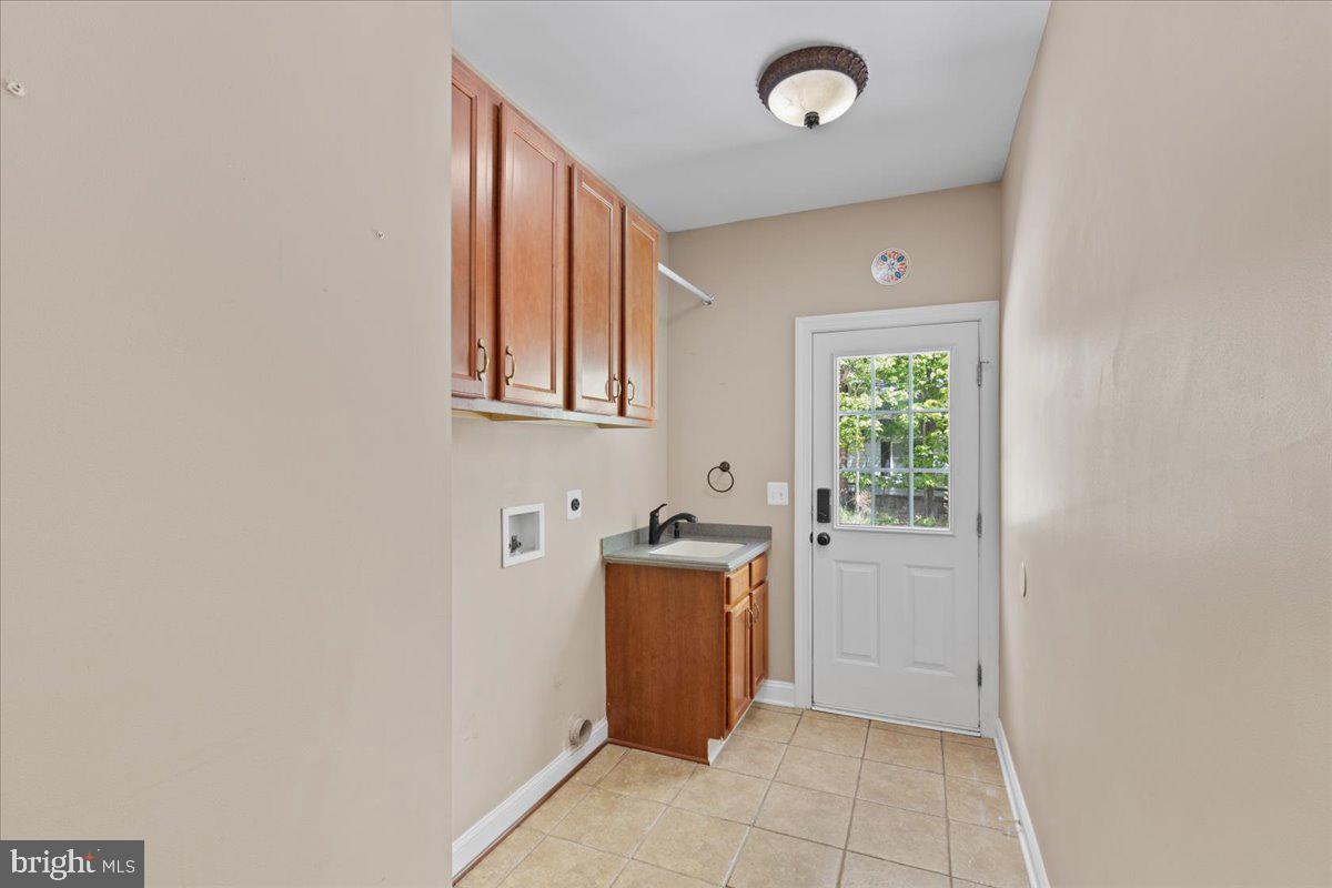 8606 LAROQUE RUN DR, FREDERICKSBURG, Virginia 22407, 5 Bedrooms Bedrooms, ,4 BathroomsBathrooms,Residential,For sale,8606 LAROQUE RUN DR,VASP2032618 MLS # VASP2032618