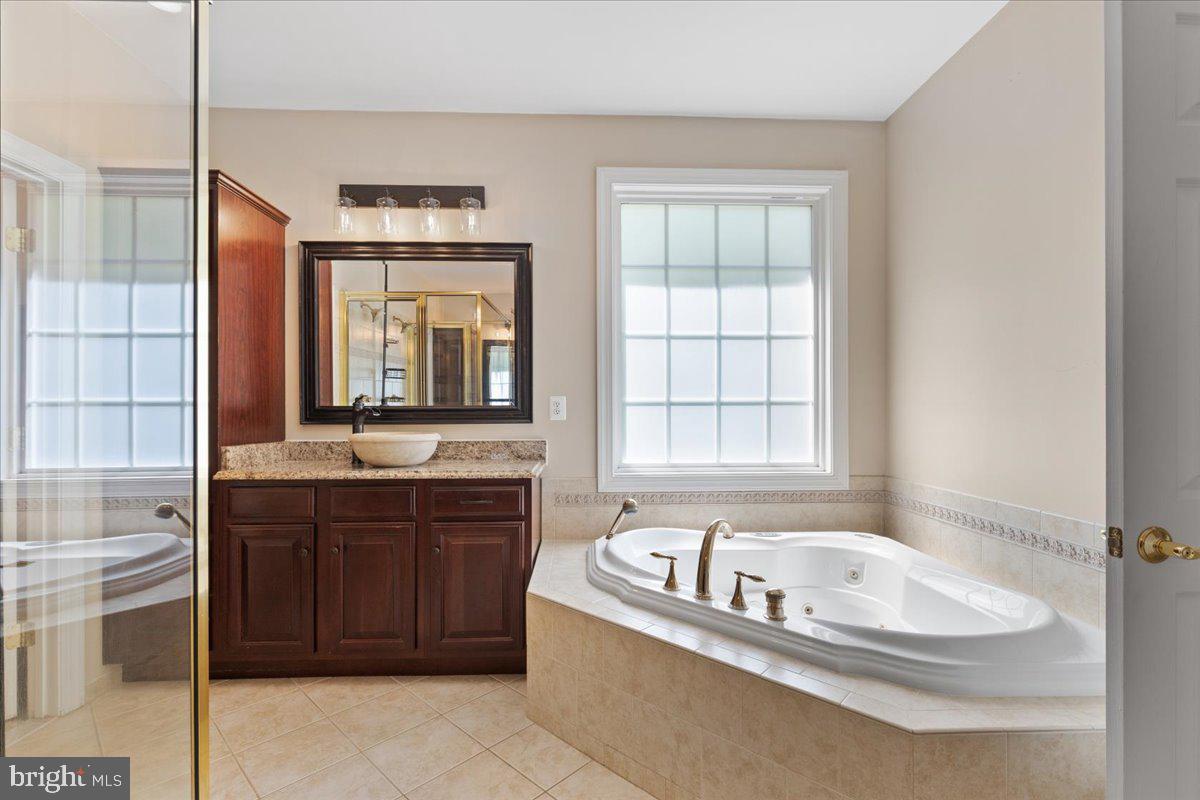 8606 LAROQUE RUN DR, FREDERICKSBURG, Virginia 22407, 5 Bedrooms Bedrooms, ,4 BathroomsBathrooms,Residential,For sale,8606 LAROQUE RUN DR,VASP2032618 MLS # VASP2032618