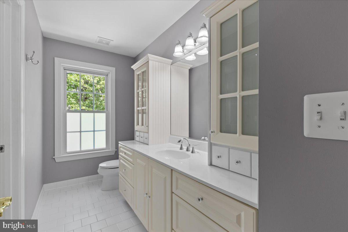 8606 LAROQUE RUN DR, FREDERICKSBURG, Virginia 22407, 5 Bedrooms Bedrooms, ,4 BathroomsBathrooms,Residential,For sale,8606 LAROQUE RUN DR,VASP2032618 MLS # VASP2032618