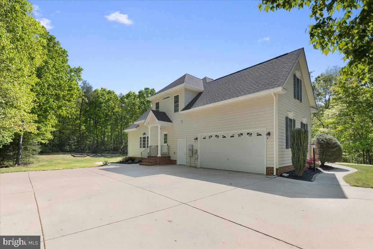 8606 LAROQUE RUN DR, FREDERICKSBURG, Virginia 22407, 5 Bedrooms Bedrooms, ,4 BathroomsBathrooms,Residential,For sale,8606 LAROQUE RUN DR,VASP2032618 MLS # VASP2032618