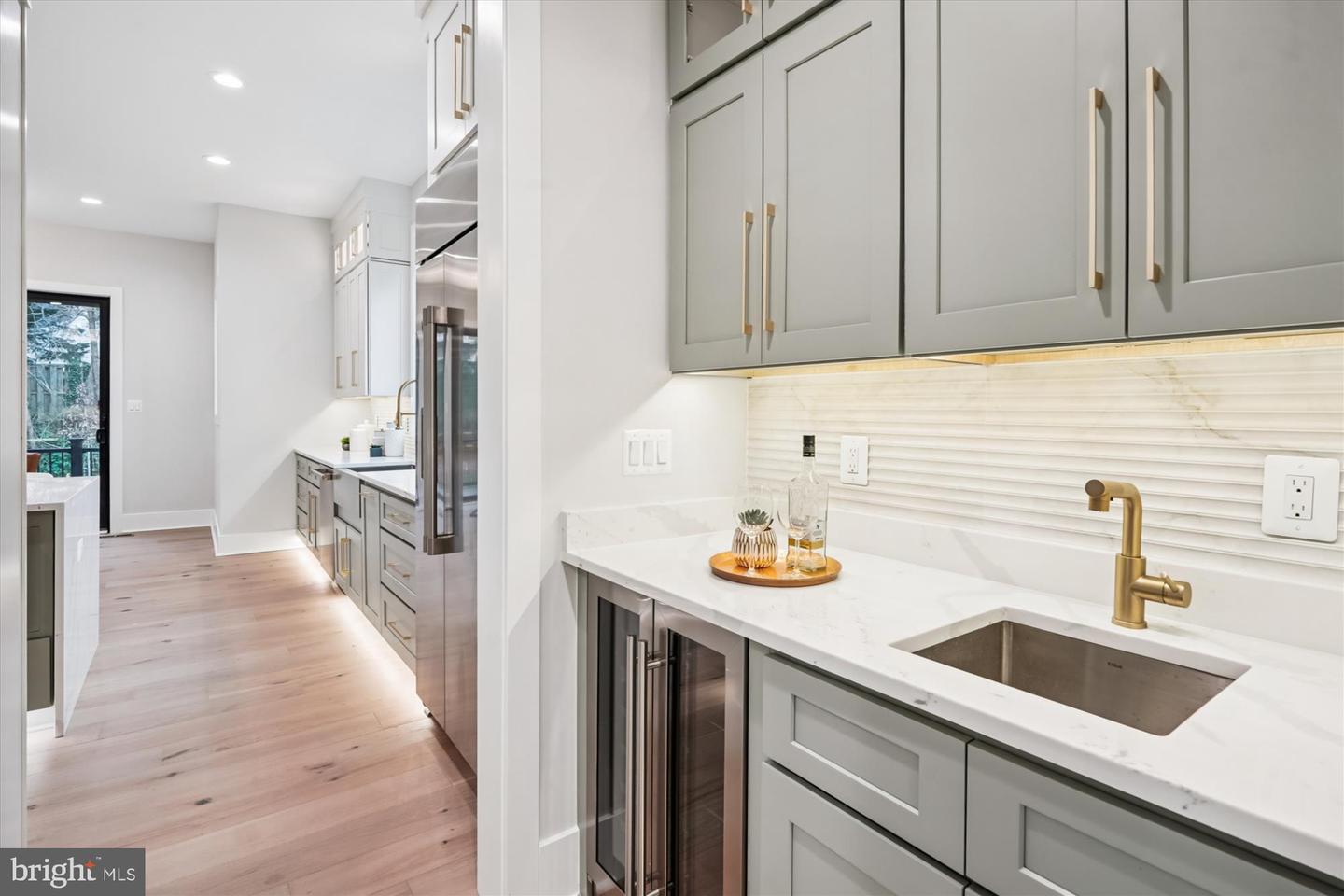 6707 HALLWOOD AVE, FALLS CHURCH, Virginia 22046, 6 Bedrooms Bedrooms, ,6 BathroomsBathrooms,Residential,For sale,6707 HALLWOOD AVE,VAFX2280276 MLS # VAFX2280276 6707 HALLWOOD AVE, FALLS CHURCH, Virginia 22046, 6 Bedrooms Bedrooms, ,6 BathroomsBathrooms,Residential,For sale,6707 HALLWOOD AVE,VAFX2280276 MLS # VAFX2280276