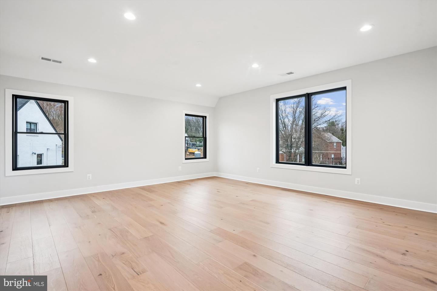 6707 HALLWOOD AVE, FALLS CHURCH, Virginia 22046, 6 Bedrooms Bedrooms, ,6 BathroomsBathrooms,Residential,For sale,6707 HALLWOOD AVE,VAFX2280276 MLS # VAFX2280276 6707 HALLWOOD AVE, FALLS CHURCH, Virginia 22046, 6 Bedrooms Bedrooms, ,6 BathroomsBathrooms,Residential,For sale,6707 HALLWOOD AVE,VAFX2280276 MLS # VAFX2280276