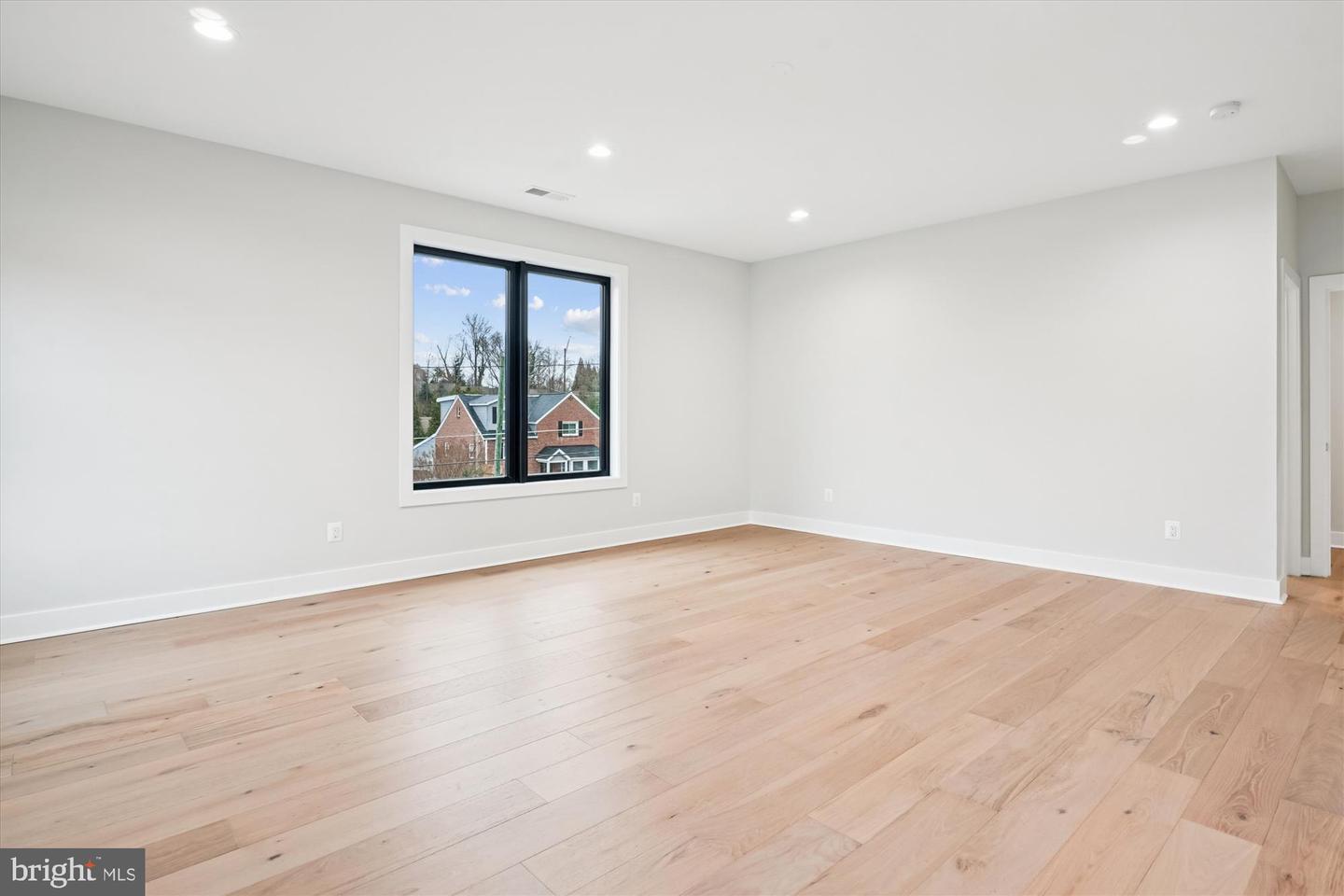 6707 HALLWOOD AVE, FALLS CHURCH, Virginia 22046, 6 Bedrooms Bedrooms, ,6 BathroomsBathrooms,Residential,For sale,6707 HALLWOOD AVE,VAFX2280276 MLS # VAFX2280276 6707 HALLWOOD AVE, FALLS CHURCH, Virginia 22046, 6 Bedrooms Bedrooms, ,6 BathroomsBathrooms,Residential,For sale,6707 HALLWOOD AVE,VAFX2280276 MLS # VAFX2280276