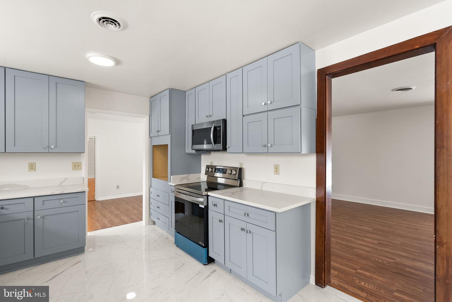 9521 FOSTERN LN, MANASSAS, Virginia 20112, 4 Bedrooms Bedrooms, ,2 BathroomsBathrooms,Residential,For sale,9521 FOSTERN LN,VAPW2108566 MLS # VAPW2108566