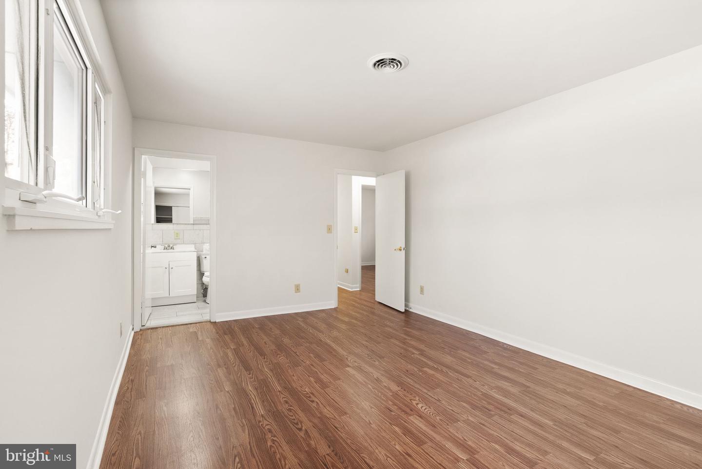 9521 FOSTERN LN, MANASSAS, Virginia 20112, 4 Bedrooms Bedrooms, ,2 BathroomsBathrooms,Residential,For sale,9521 FOSTERN LN,VAPW2108566 MLS # VAPW2108566