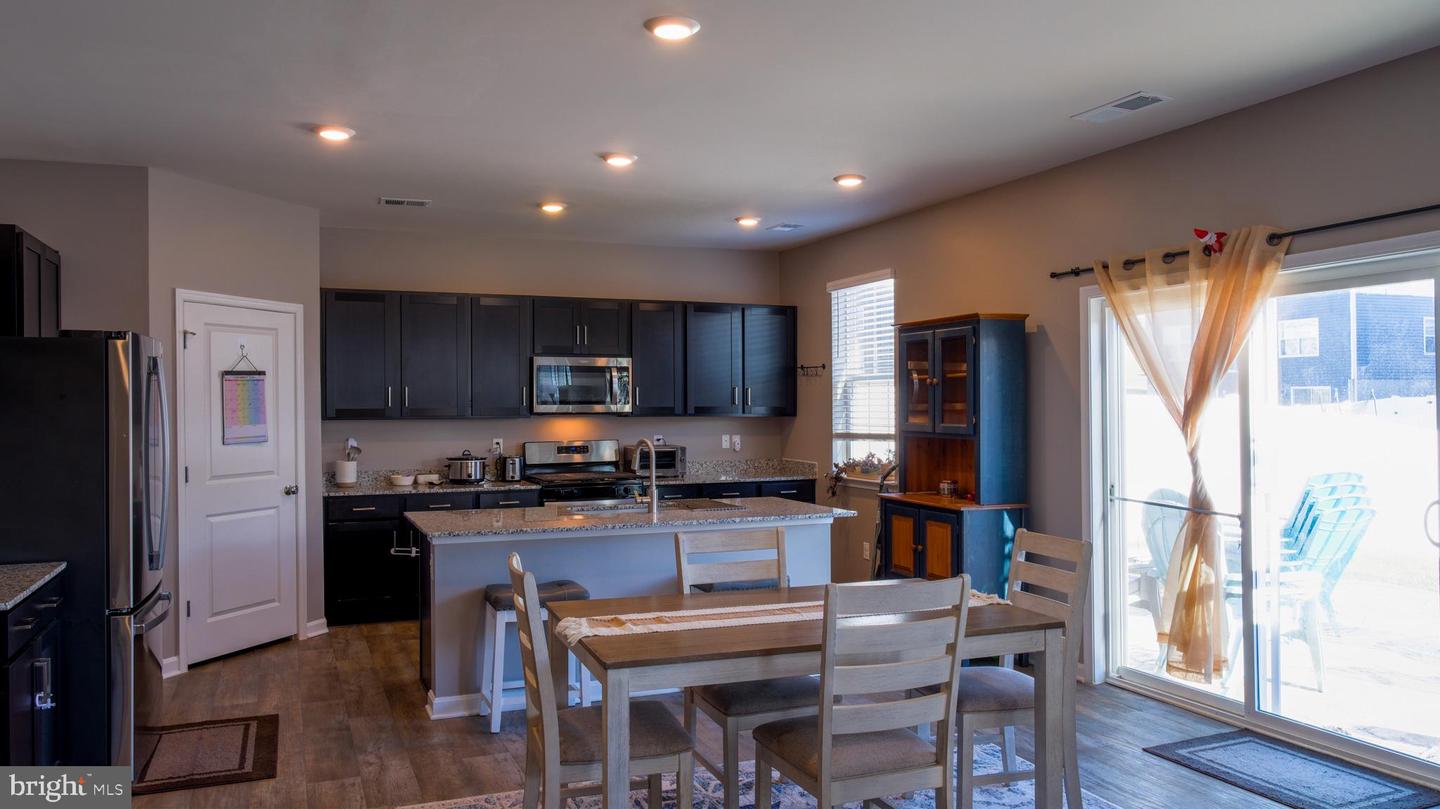 122 CLERKENWELL DR, STEPHENS CITY, Virginia 22655, 4 Bedrooms Bedrooms, ,3 BathroomsBathrooms,Residential,For sale,122 CLERKENWELL DR,VAFV2038476 MLS # VAFV2038476