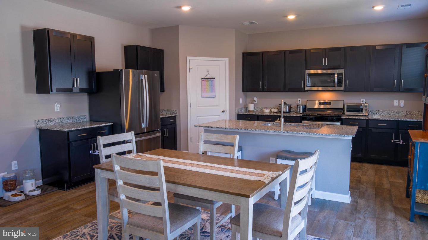 122 CLERKENWELL DR, STEPHENS CITY, Virginia 22655, 4 Bedrooms Bedrooms, ,3 BathroomsBathrooms,Residential,For sale,122 CLERKENWELL DR,VAFV2038476 MLS # VAFV2038476