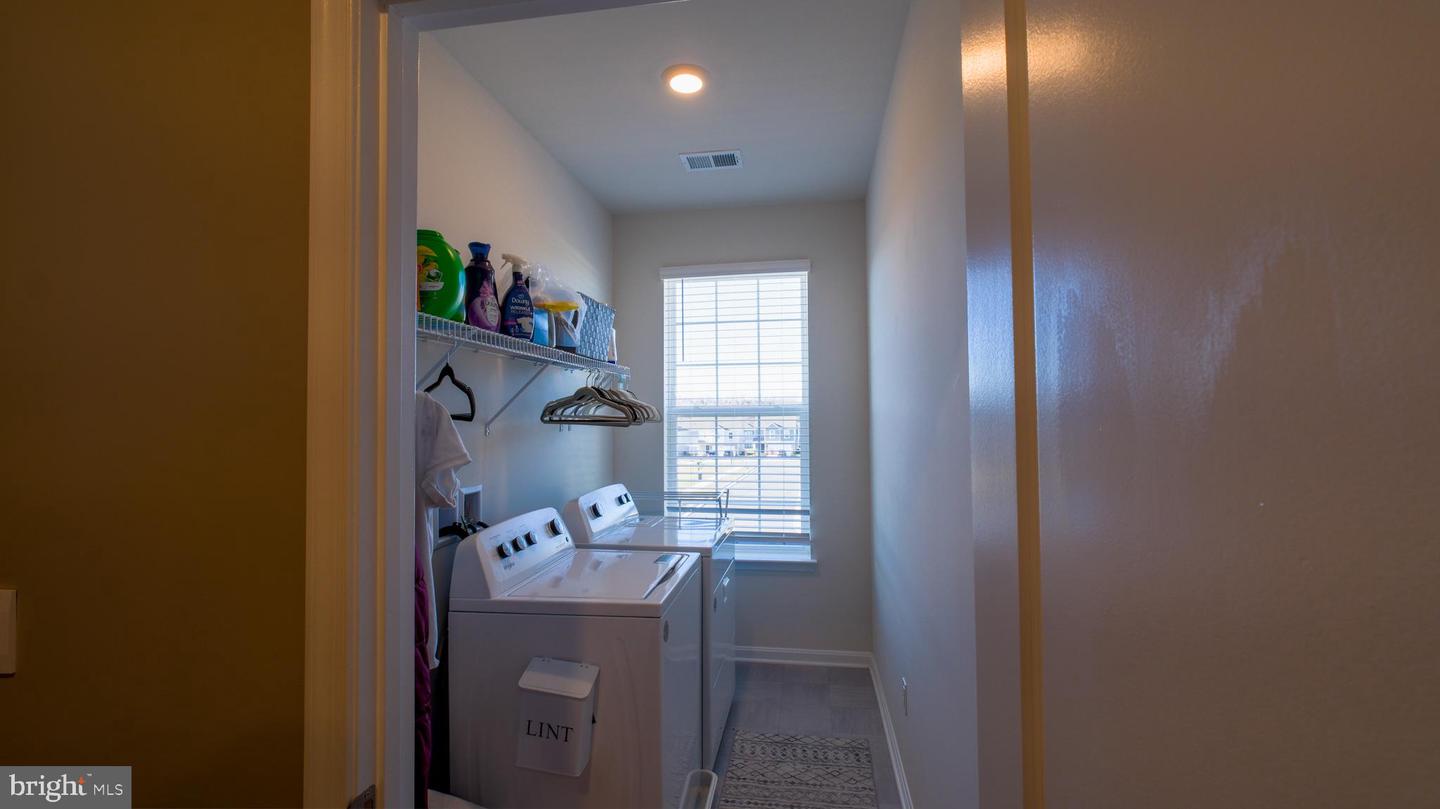 122 CLERKENWELL DR, STEPHENS CITY, Virginia 22655, 4 Bedrooms Bedrooms, ,3 BathroomsBathrooms,Residential,For sale,122 CLERKENWELL DR,VAFV2038476 MLS # VAFV2038476