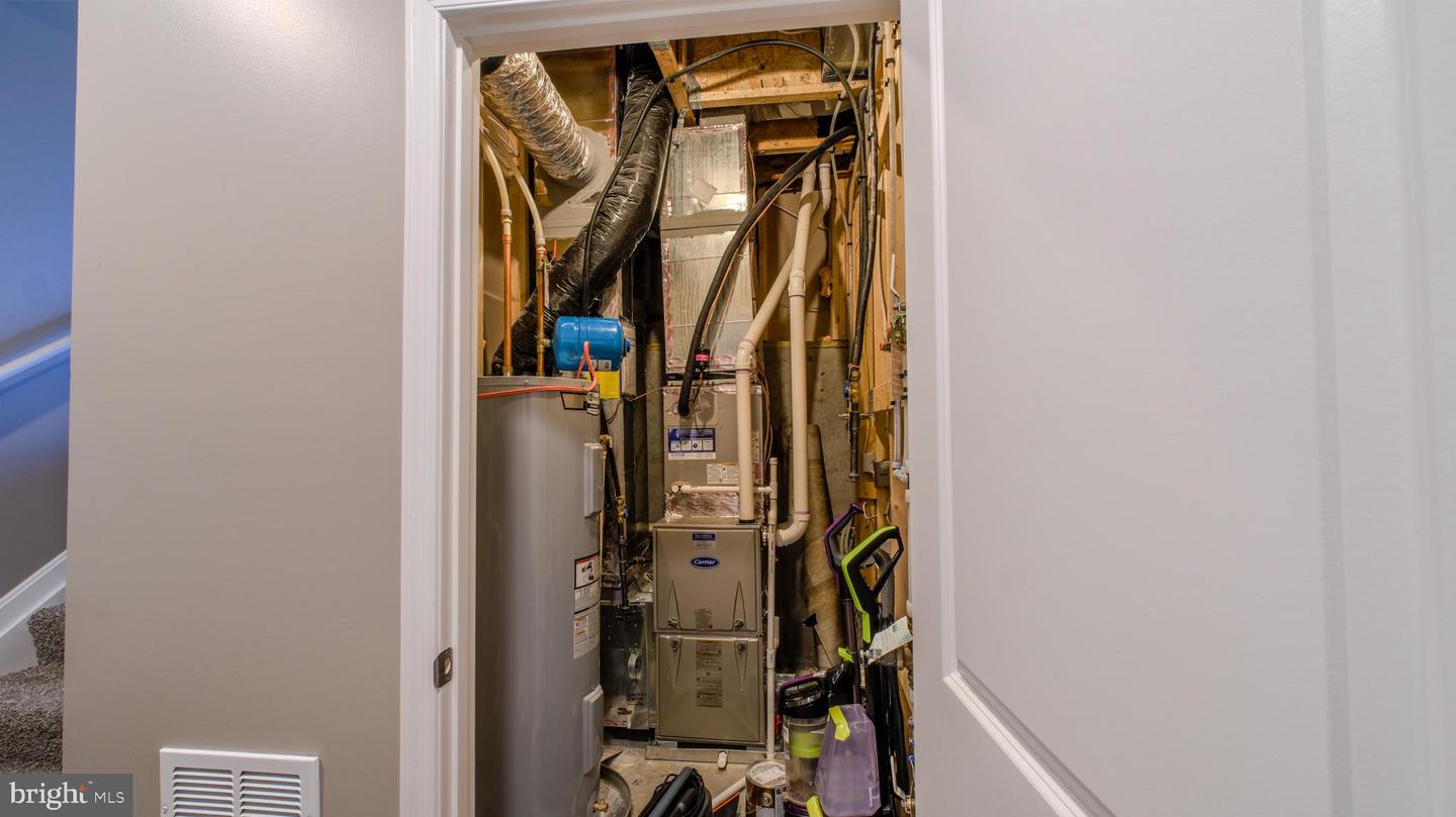 122 CLERKENWELL DR, STEPHENS CITY, Virginia 22655, 4 Bedrooms Bedrooms, ,3 BathroomsBathrooms,Residential,For sale,122 CLERKENWELL DR,VAFV2038476 MLS # VAFV2038476