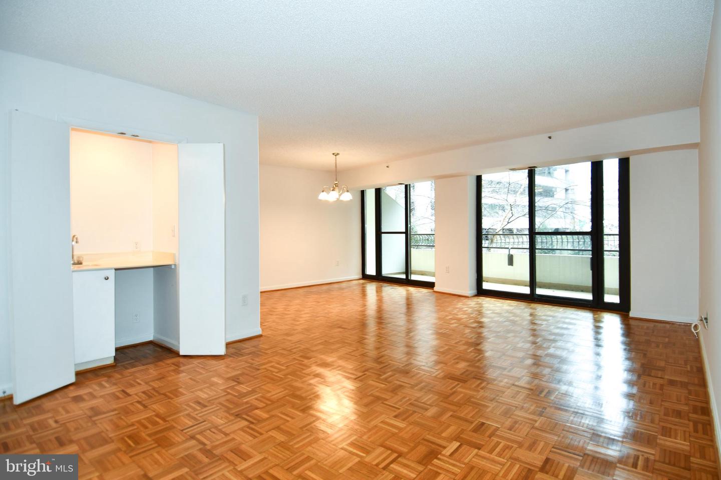 1300 CRYSTAL DR #310-S, ARLINGTON, Virginia 22202, 2 Bedrooms Bedrooms, 5 Rooms Rooms,2 BathroomsBathrooms,Residential,For sale,1300 CRYSTAL DR #310-S,VAAR2052846 MLS # VAAR2052846