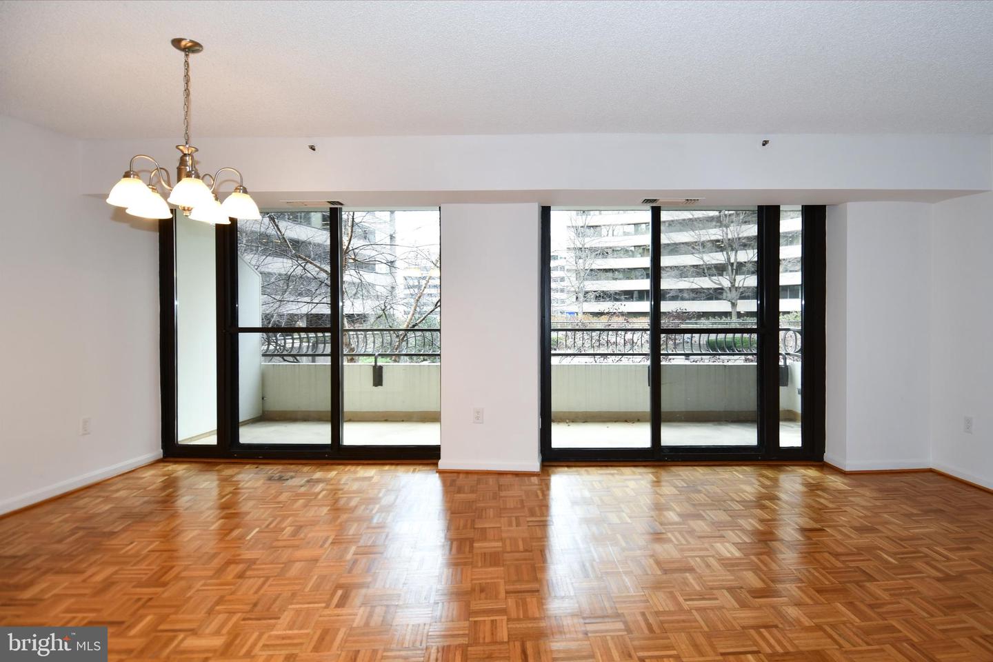 1300 CRYSTAL DR #310-S, ARLINGTON, Virginia 22202, 2 Bedrooms Bedrooms, 5 Rooms Rooms,2 BathroomsBathrooms,Residential,For sale,1300 CRYSTAL DR #310-S,VAAR2052846 MLS # VAAR2052846