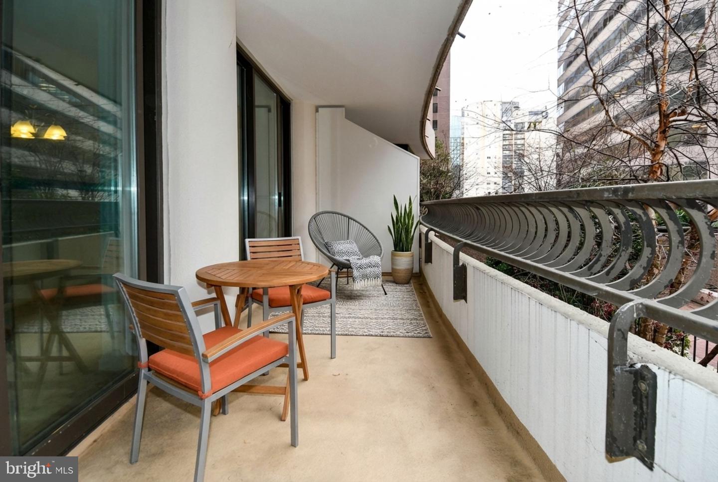 1300 CRYSTAL DR #310-S, ARLINGTON, Virginia 22202, 2 Bedrooms Bedrooms, 5 Rooms Rooms,2 BathroomsBathrooms,Residential,For sale,1300 CRYSTAL DR #310-S,VAAR2052846 MLS # VAAR2052846