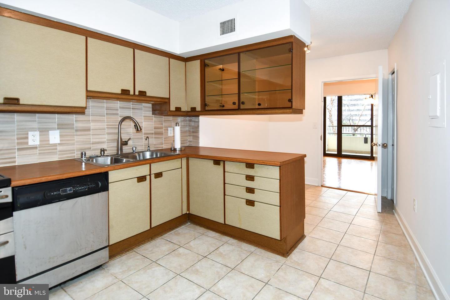 1300 CRYSTAL DR #310-S, ARLINGTON, Virginia 22202, 2 Bedrooms Bedrooms, 5 Rooms Rooms,2 BathroomsBathrooms,Residential,For sale,1300 CRYSTAL DR #310-S,VAAR2052846 MLS # VAAR2052846