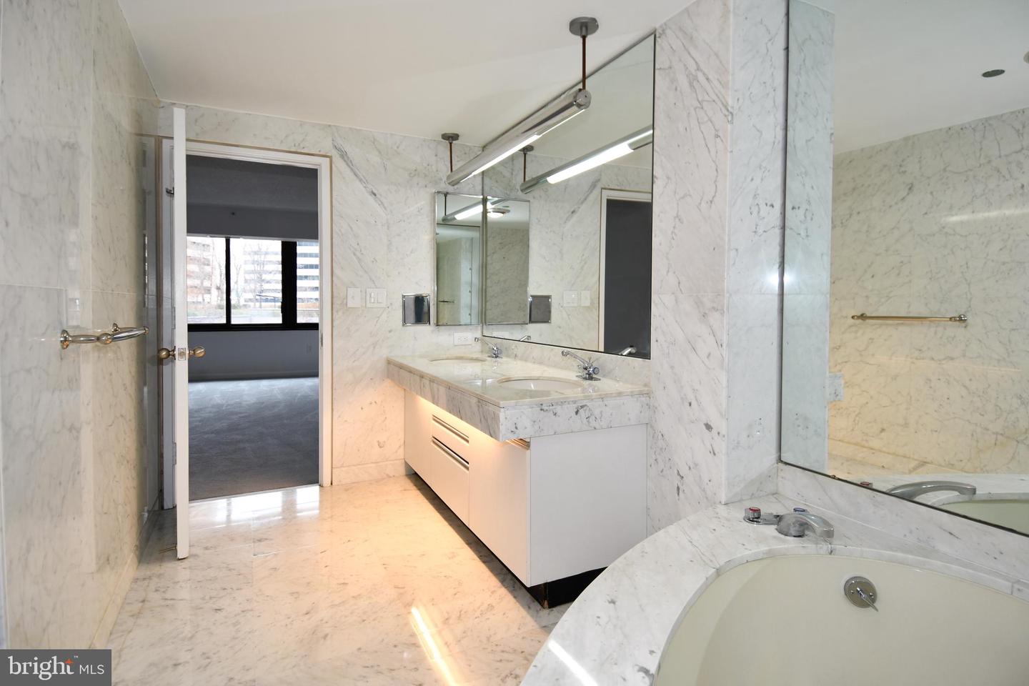 1300 CRYSTAL DR #310-S, ARLINGTON, Virginia 22202, 2 Bedrooms Bedrooms, 5 Rooms Rooms,2 BathroomsBathrooms,Residential,For sale,1300 CRYSTAL DR #310-S,VAAR2052846 MLS # VAAR2052846