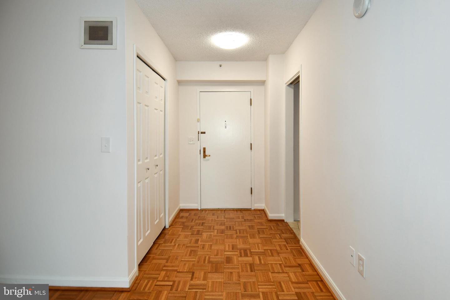 1300 CRYSTAL DR #310-S, ARLINGTON, Virginia 22202, 2 Bedrooms Bedrooms, 5 Rooms Rooms,2 BathroomsBathrooms,Residential,For sale,1300 CRYSTAL DR #310-S,VAAR2052846 MLS # VAAR2052846