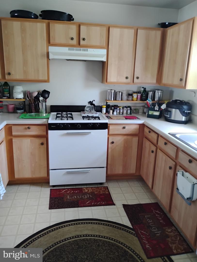 3910 BURNS CT SE, WASHINGTON, District Of Columbia 20019, 3 Bedrooms Bedrooms, ,2 BathroomsBathrooms,Residential,For sale,3910 BURNS CT SE,DCDC2198974 MLS # DCDC2198974