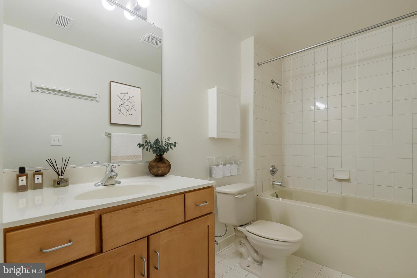 2020 12TH ST NW #T05, WASHINGTON, District Of Columbia 20009, 1 Bedroom Bedrooms, ,1 BathroomBathrooms,Residential,For sale,2020 12TH ST NW #T05,DCDC2206186 MLS # DCDC2206186