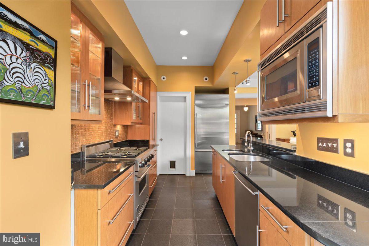 2816 27TH ST NW, WASHINGTON, District Of Columbia 20008, 4 Bedrooms Bedrooms, ,3 BathroomsBathrooms,Residential,For sale,2816 27TH ST NW,DCDC2207582 MLS # DCDC2207582