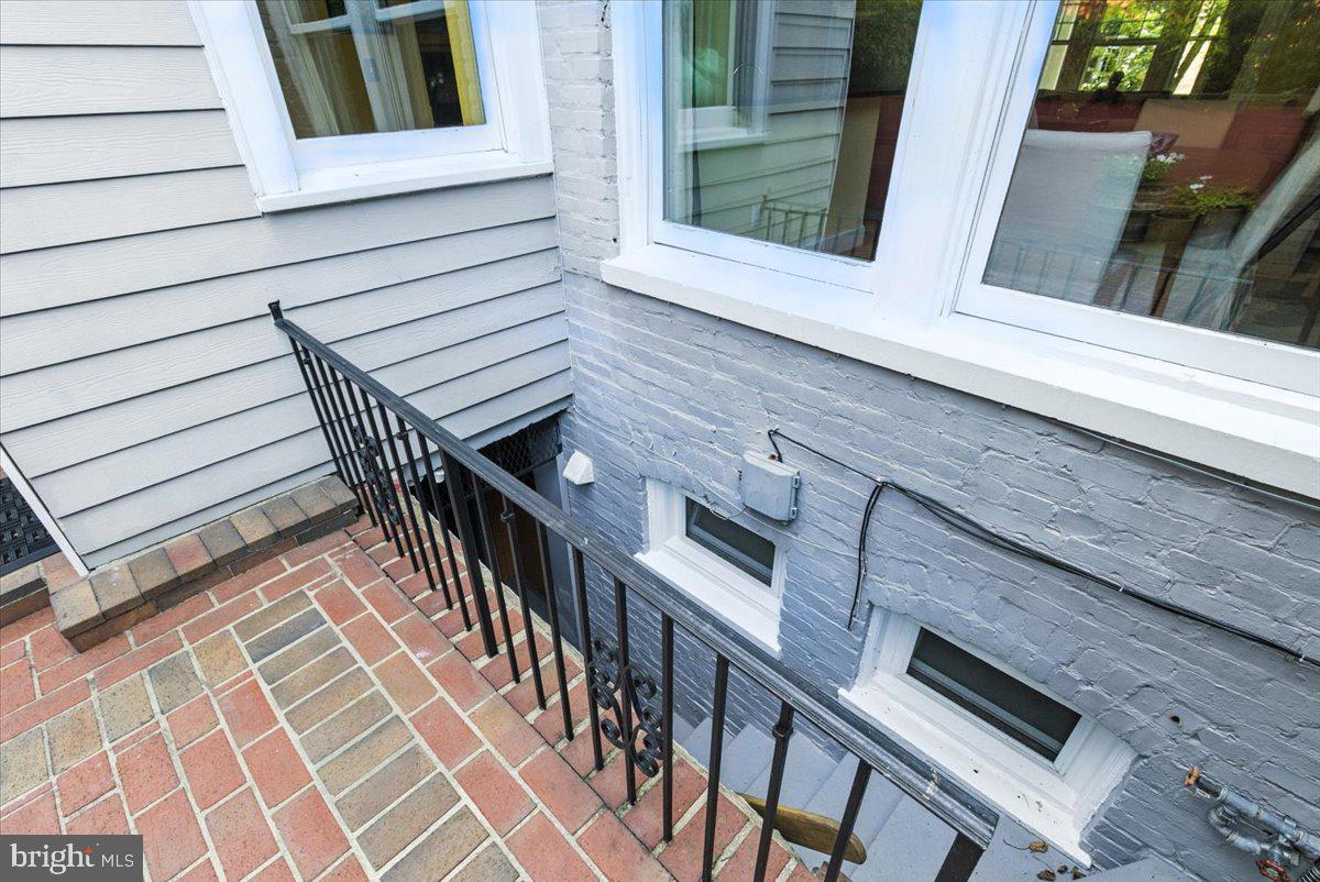 2816 27TH ST NW, WASHINGTON, District Of Columbia 20008, 4 Bedrooms Bedrooms, ,3 BathroomsBathrooms,Residential,For sale,2816 27TH ST NW,DCDC2207582 MLS # DCDC2207582